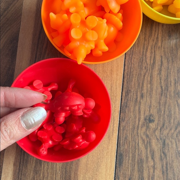 Colorful Dinosaur Sorting Cups for Kids - Picture 4 of 9